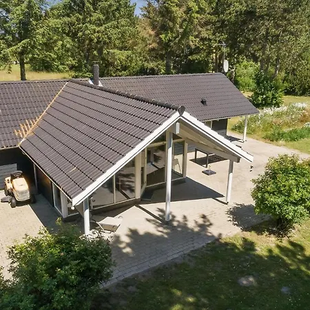 Beautiful Home In Rodby With Wifi Rødby