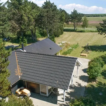 Holiday home Beautiful In Rodby With Wifi Kramnitse