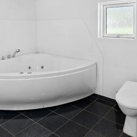 Beautiful Home In Rodby With Wifi *