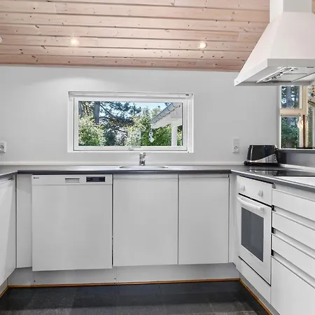 Beautiful Home In Rodby With Wifi
